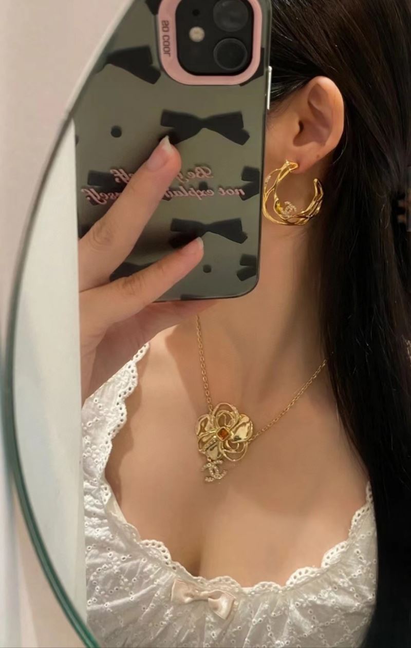 Ch**el earrings